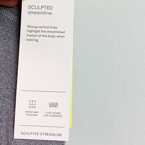 NWT All In Motion Target High Rise Sculpted Streamline High Rise Capri Leggings - Picture 8 of 10